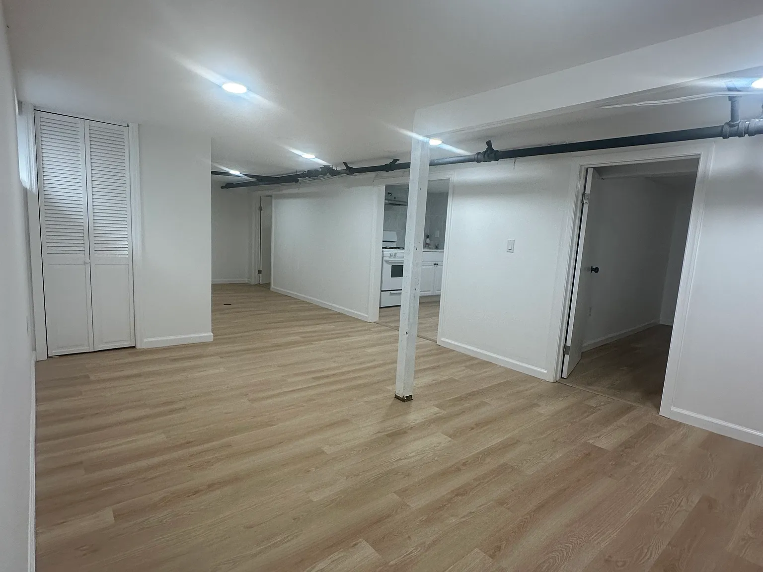 2 bed, $2,350 — Photo 4