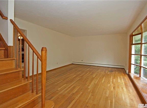 3rd image of 43 Oak Ave