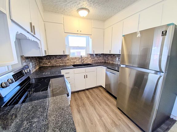 3rd image of 2070 Monroe Blvd