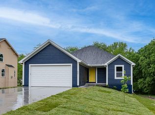 600 Beth St, Lansing, KS 66043