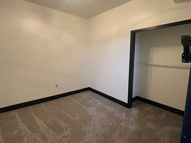 917 E Douglas Ave #B — Photo 10