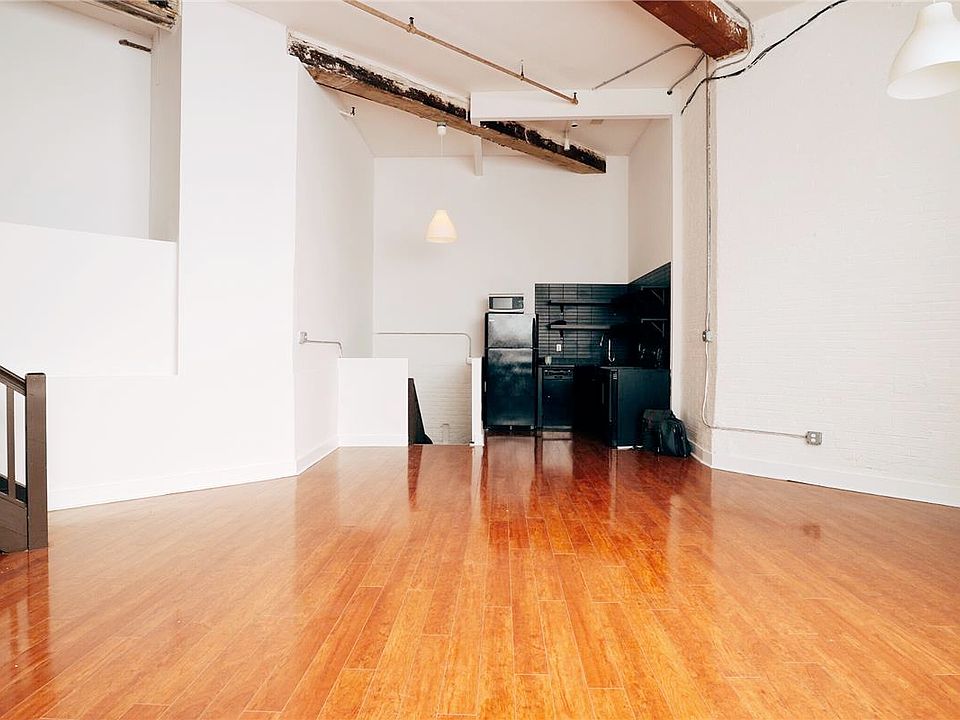1st image of 889 Park Ave #34
