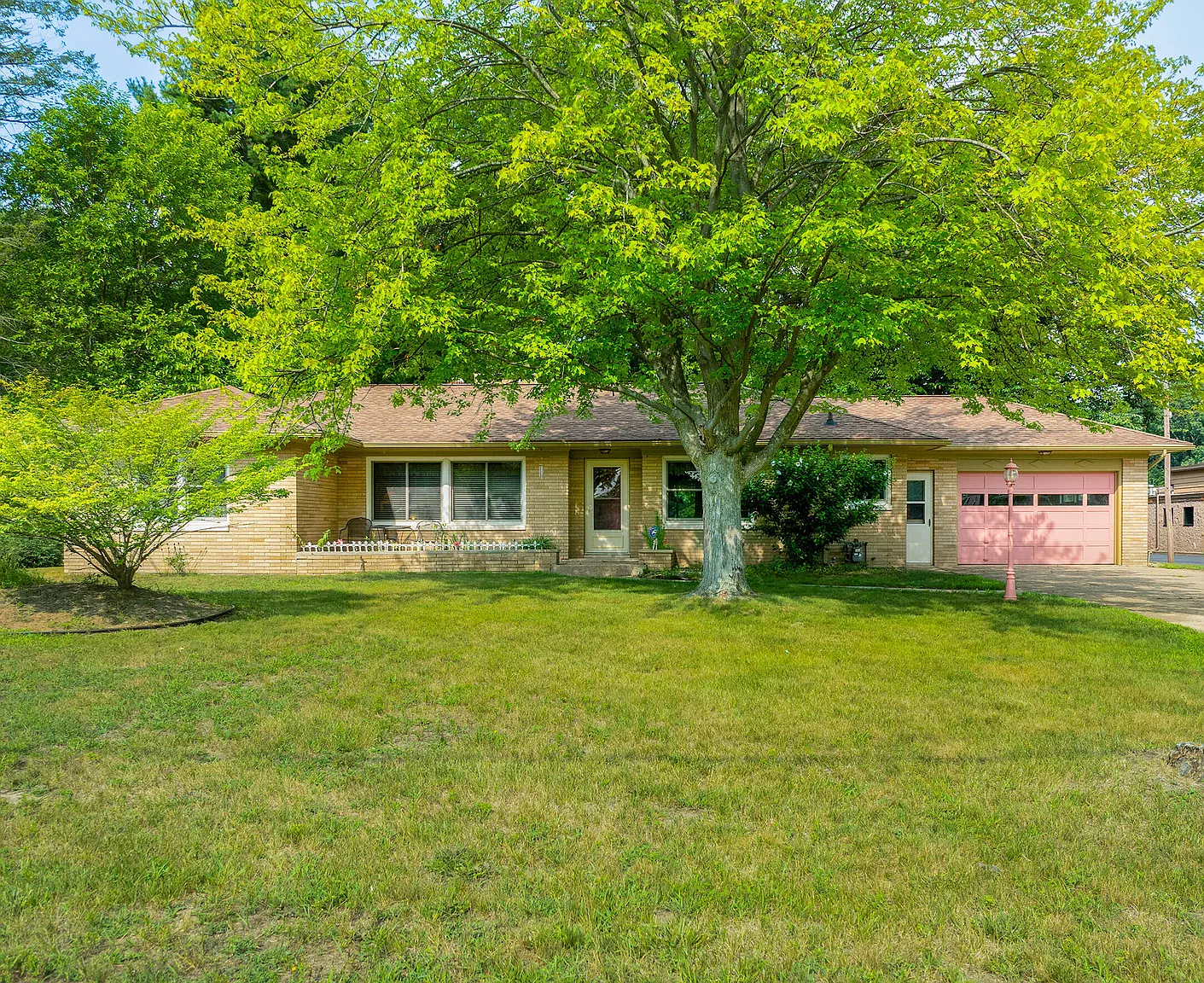4505 Henry St photo 1