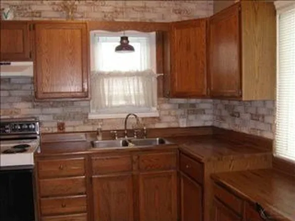 2301 E Court St, Flint, MI 48503