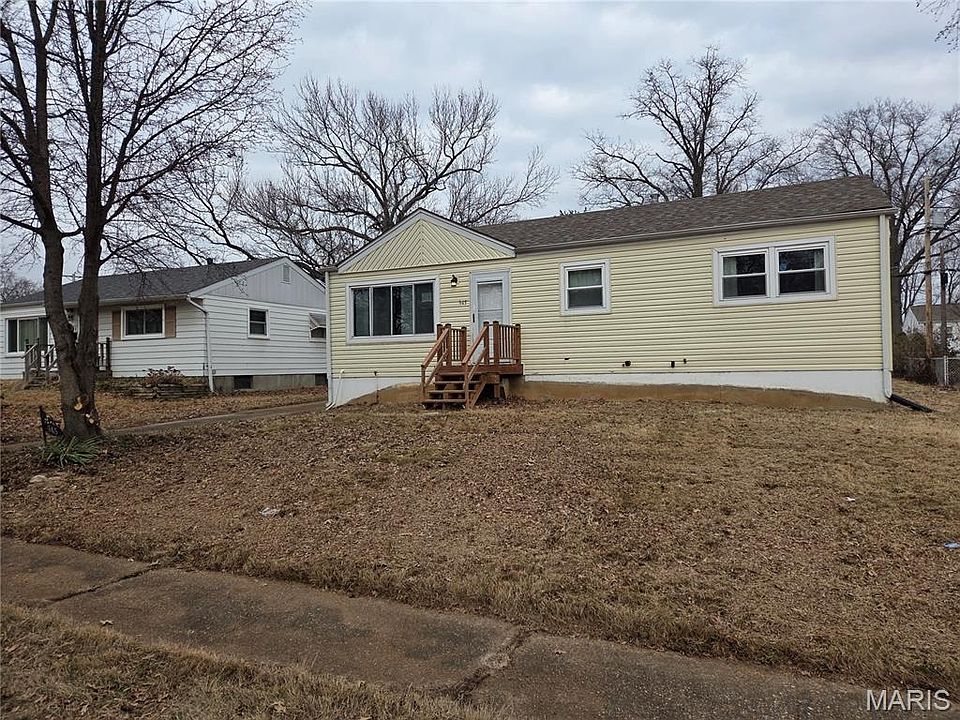 1st image of 945 Edgehill Dr