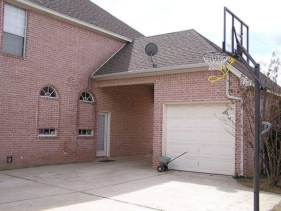 4th image of 33 Forest Dr