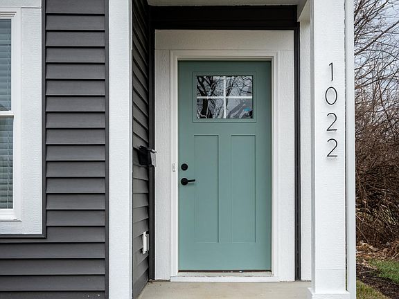 3rd image of 1022 E Rich St