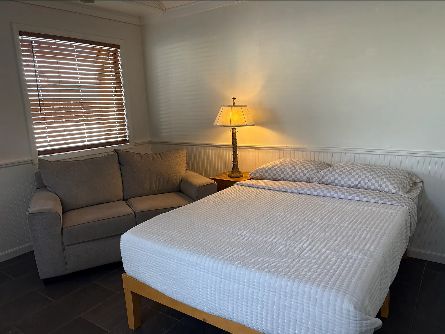 Studio, 240 sqft, $1,350 — Photo 4