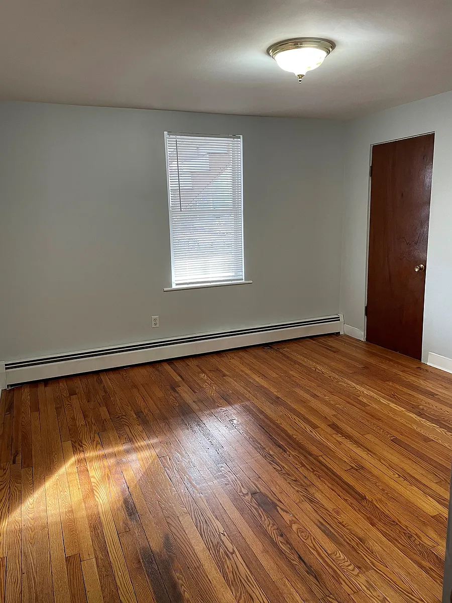 Building Photo - 9 Hall St #1R