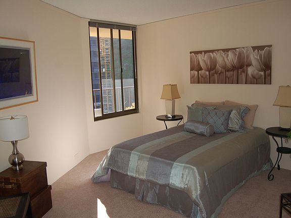 Large guest bedroom
