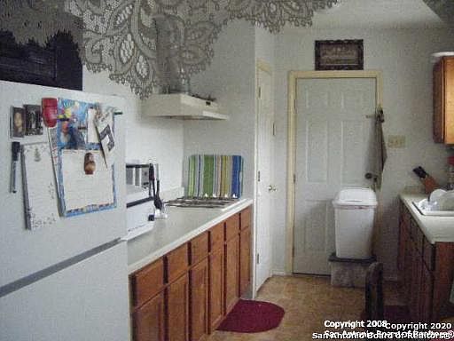 3rd image of 1346 W Lullwood Ave