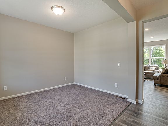 Photos of a similar Foster model