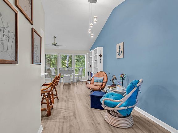 3rd image of 859 Tall Oaks Ct. #A