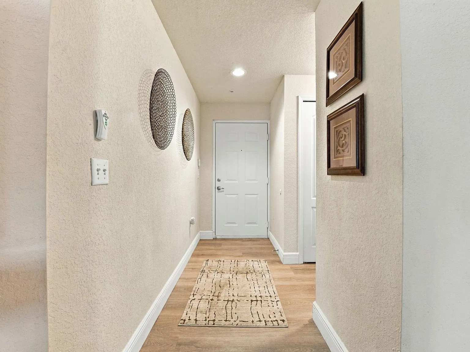 2 bed, 2.0 bath, 1345 sqft, $5,000 — Photo 1