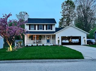 1552 Caprice Dr, Jenison, MI 49428