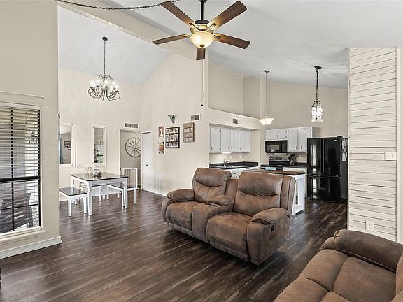 4th image of 7404 Independence Dr
