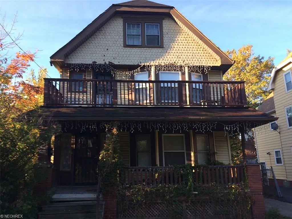2062 Noble Rd photo 1