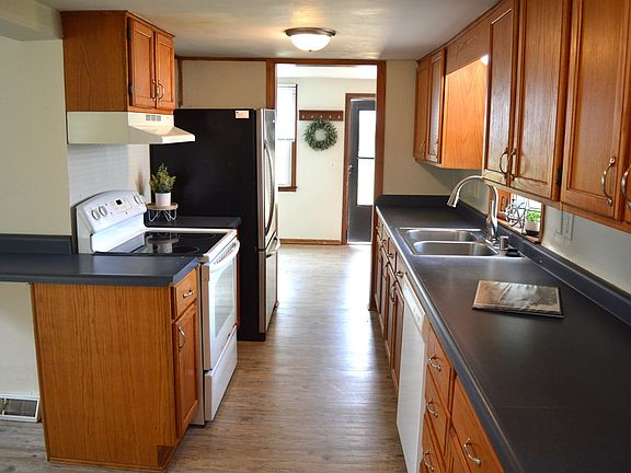 5th image of 1717 Loftsgordon Ave