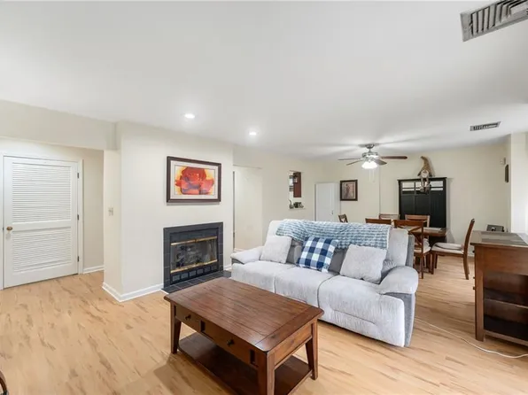 185 Manville Hill Rd APT 502, Cumberland, RI 02864