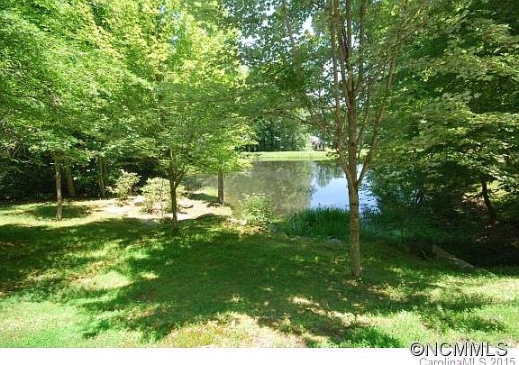 5th image of 38 Poplar Crest Dr