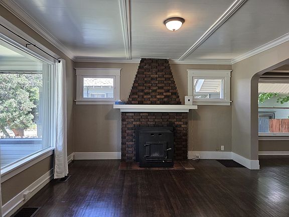 3rd image of 516 E Ermina Ave