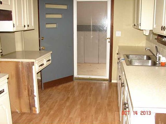 5th image of 73 Westbury Dr