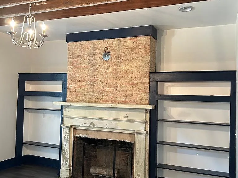214 E Warren St — Photo 13