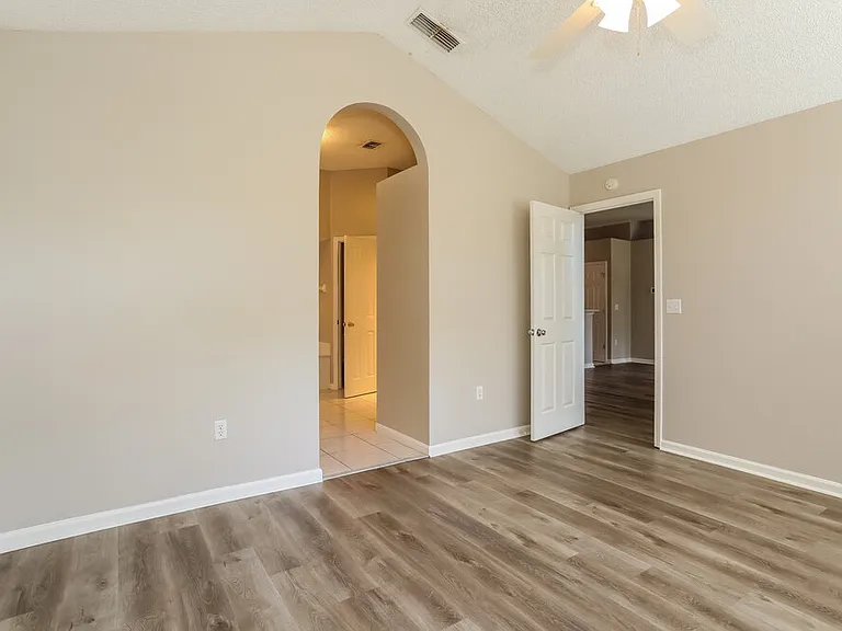 265 Maplewood Dr — Photo 10