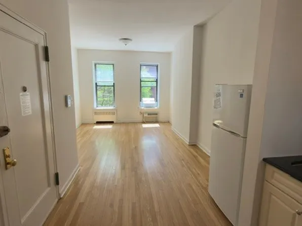 48 East End Avenue image 1 of 3