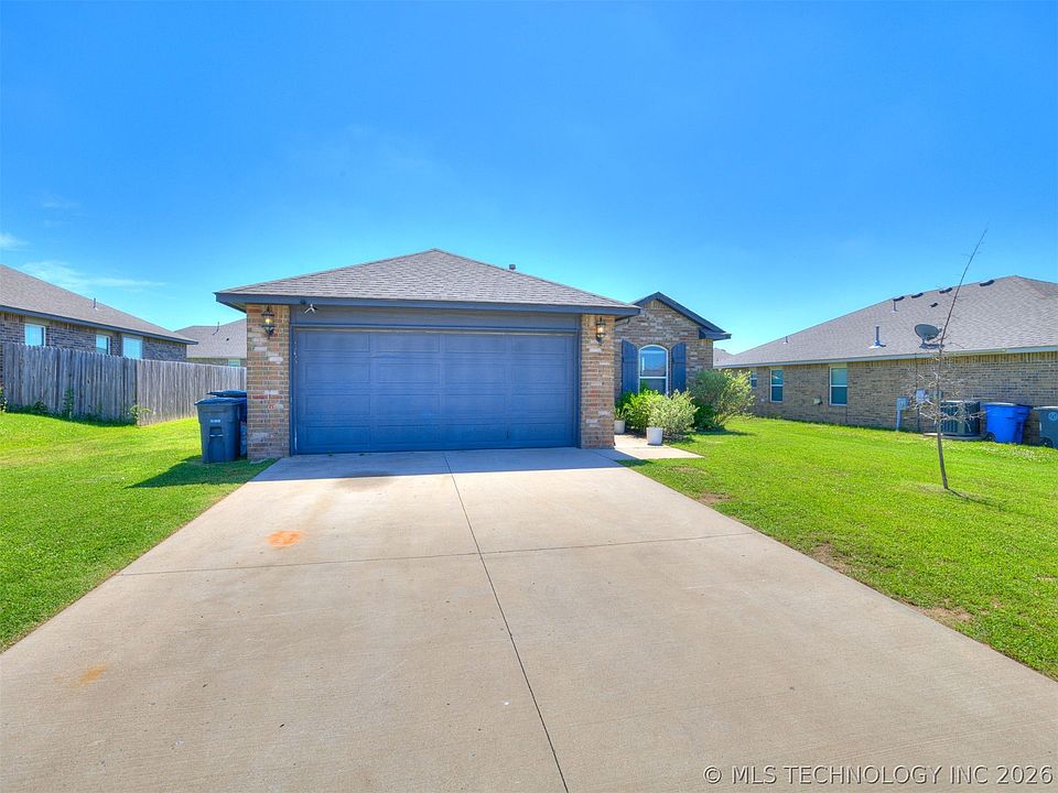 1st image of 3931 S 149th Ave E