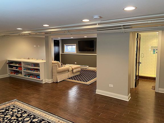 4th image of 6655 N Odell Ave