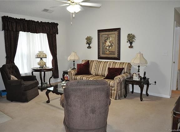3rd image of 3517 Autumn Dr