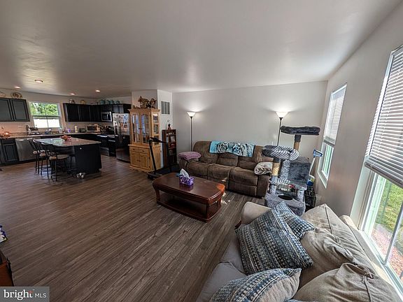 4th image of 132 Switchgrass Ct
