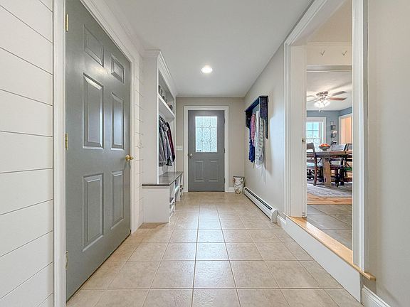 4th image of 6 Peabody Lane