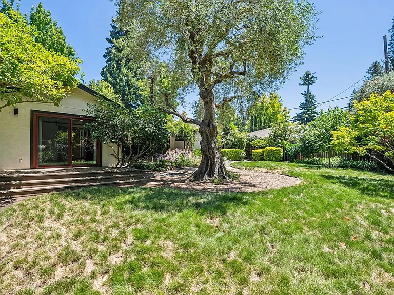 175 E Creek Dr — Photo 31