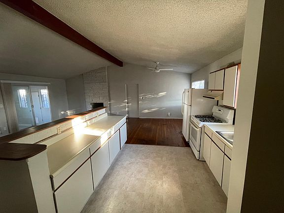 3rd image of 750 N Hickory St