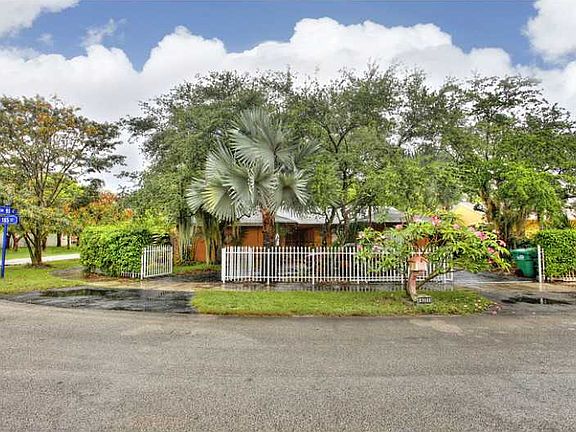 5th image of 9351 SW 165th St
