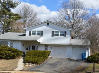 30 Sioux St, Old Bridge, NJ 08857