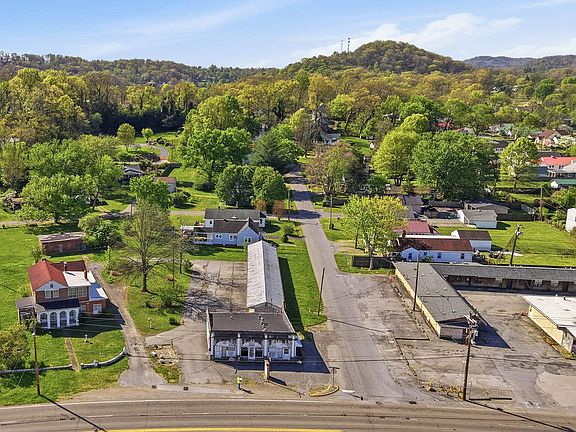 5th image of 3209 Memorial Blvd