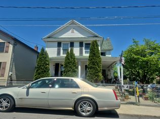 810 W Grant St, Blakely, PA 18447
