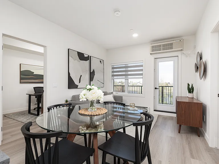 23 Aquitania Blvd W — Photo 10