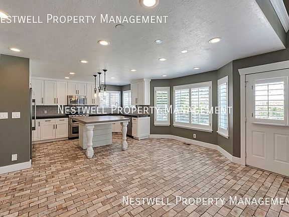 4th image of 713 S Cumberland Ct