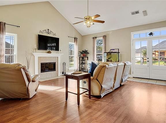 3rd image of 13612 Riverlake Dr