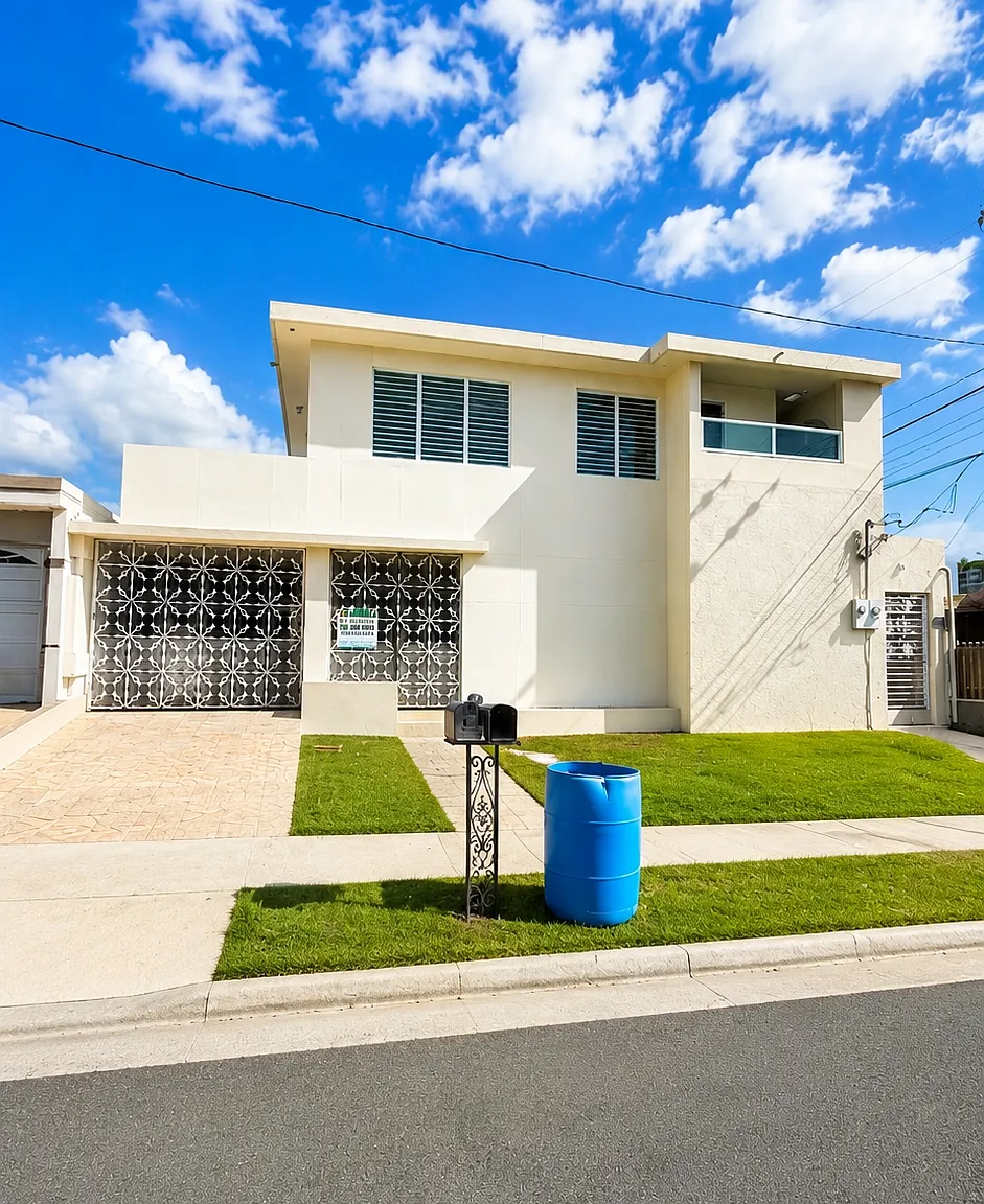 3 bed, 1.0 bath, 1205 sqft, $1,750 — Photo 1