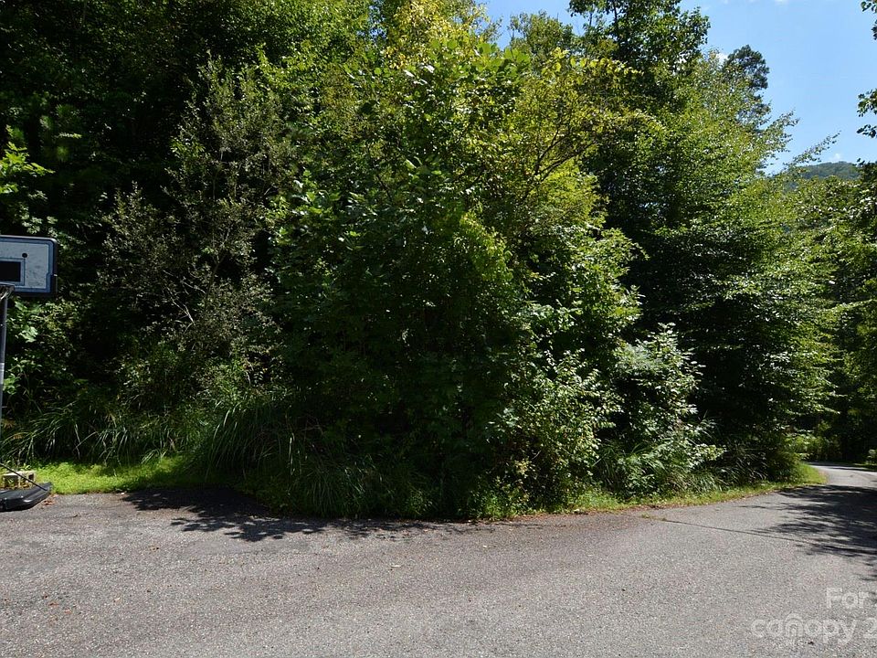 1st image of 0 Applewood Ln #93