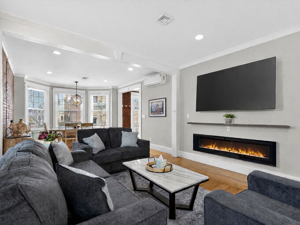 1st image of 86 Remsen St APT 3