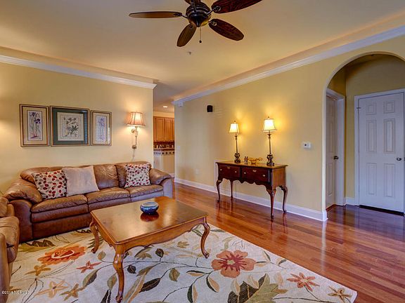 5th image of 3908 River Front Pl Unit 101