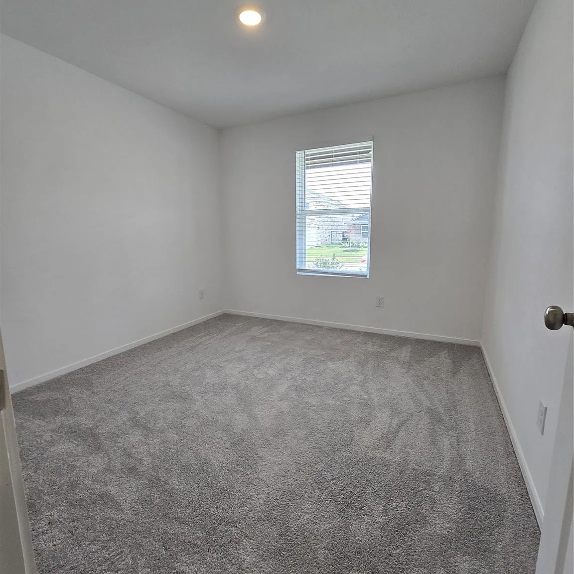 4 bed, 2.0 bath, $2,300 — Photo 4