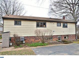 2245 Cambridge Rd, Broomall, PA 19008