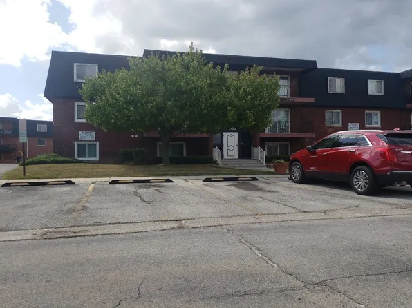17006 Novak Dr APT 201, Hazel Crest, IL 60429